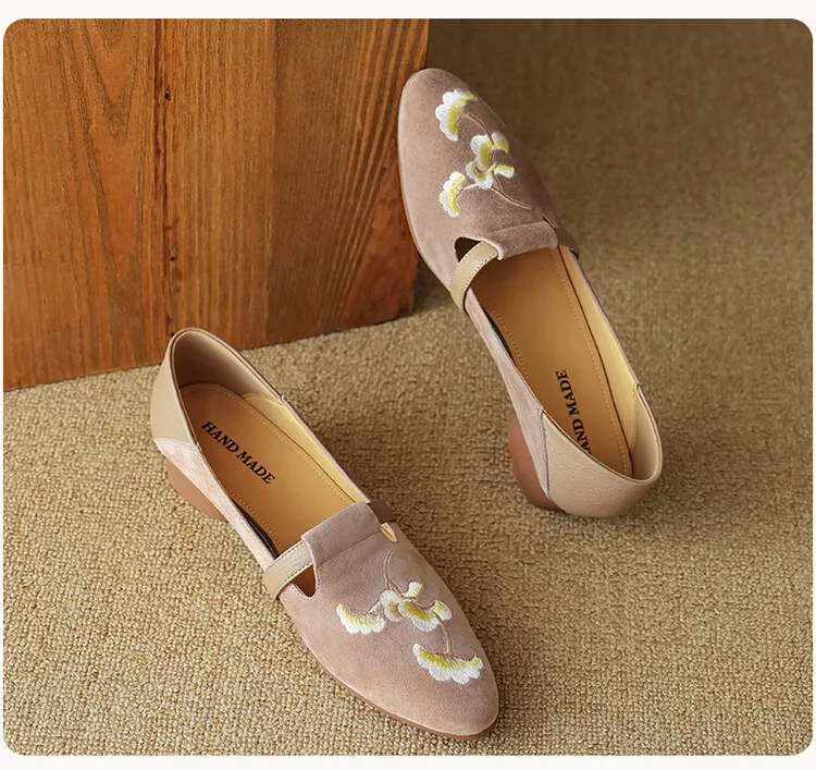 New Chinese style hand-embroidered pink loafers for women, perfect for spring and autumn, paired with skirts and sheepskin shoes, style 3-21t.