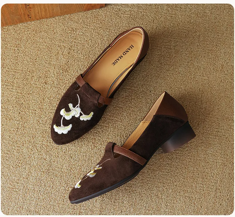 New Chinese style hand-embroidered pink loafers for women, perfect for spring and autumn, paired with skirts and sheepskin shoes, style 3-21t.
