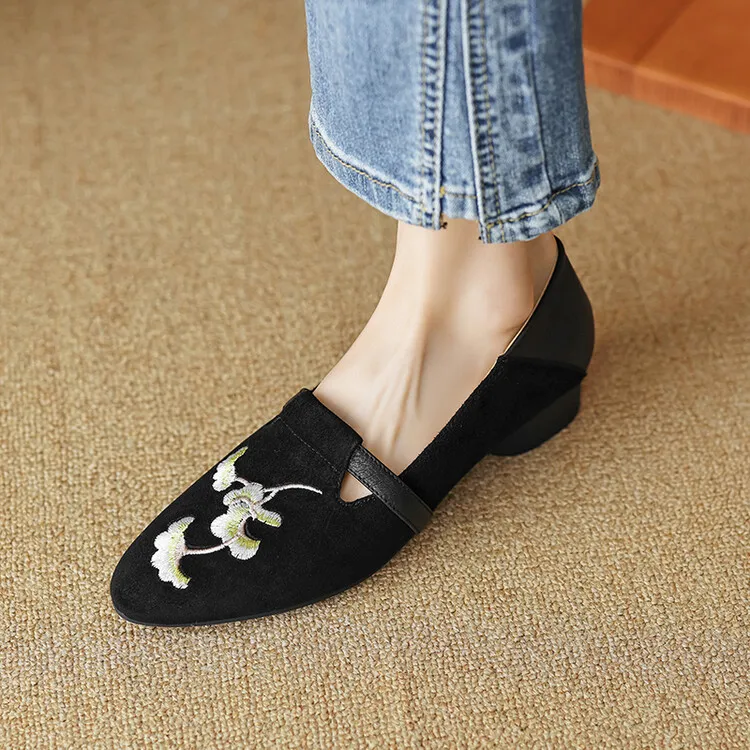 New Chinese style hand-embroidered pink loafers for women, perfect for spring and autumn, paired with skirts and sheepskin shoes, style 3-21t.