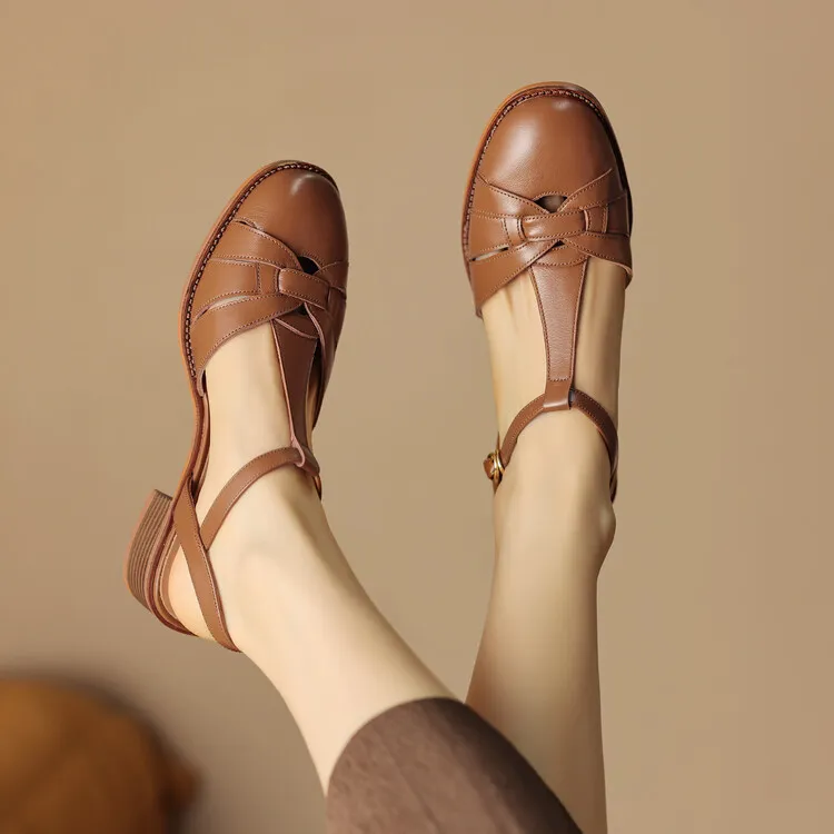 Summer chunky mid-heel round toe all-leather closed-toe women's sandals with hollowed-out breathable leather and a high-quality feel.