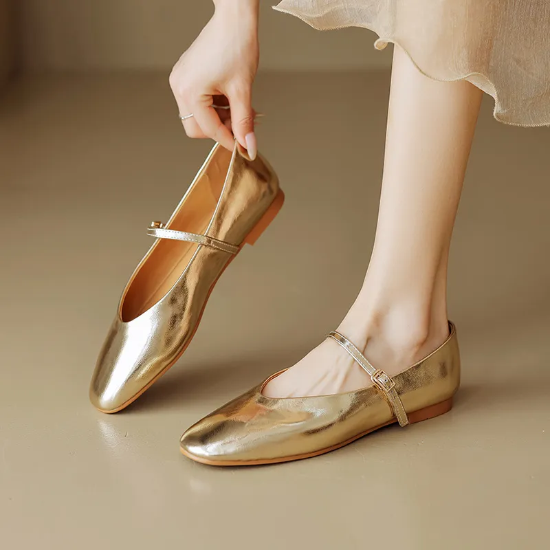 In stock, spring/summer round-toe, low-cut, fashionable, soft, comfortable plus-size women's shoes, sizes 34-43, soft and luxurious.