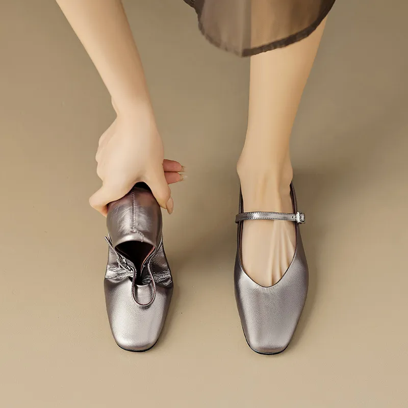 In stock, spring/summer round-toe, low-cut, fashionable, soft, comfortable plus-size women's shoes, sizes 34-43, soft and luxurious.