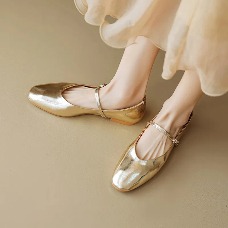 In stock, spring/summer round-toe, low-cut, fashionable, soft, comfortable plus-size women's shoes, sizes 34-43, soft and luxurious.