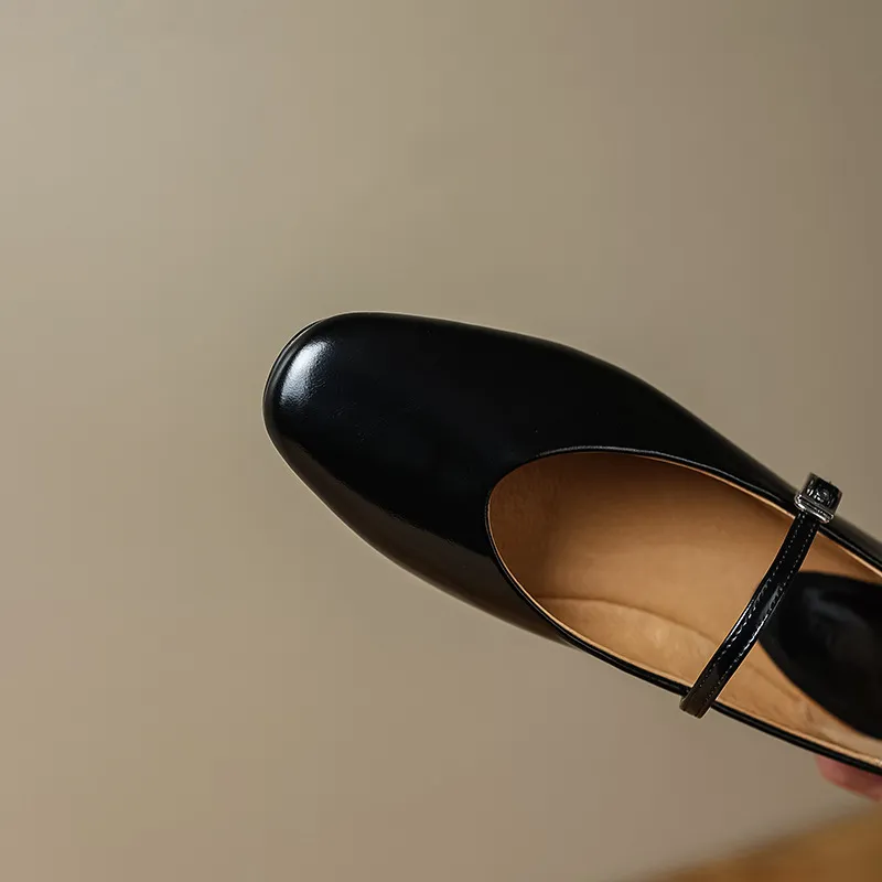 In stock, spring/summer round-toe, low-cut, fashionable, soft, comfortable plus-size women's shoes, sizes 34-43, soft and luxurious.