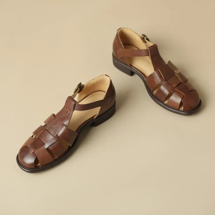Women's Brown Woven Hollow-Out Flat Roman Sandals in Top-Grain Leather (4-20h)