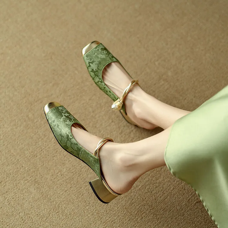 Summer women's slippers with a traditional Chinese style, featuring a hidden heel, one strap, and pearl color blocking.