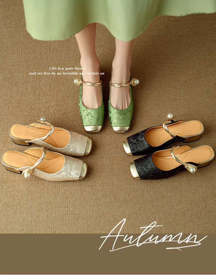 Summer women's slippers with a traditional Chinese style, featuring a hidden heel, one strap, and pearl color blocking.