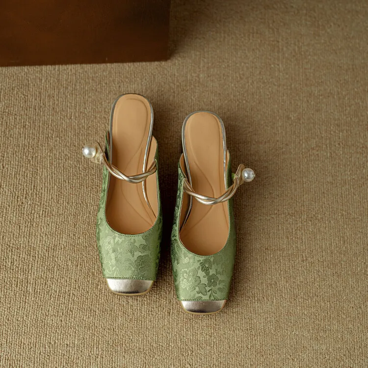 Summer women's slippers with a traditional Chinese style, featuring a hidden heel, one strap, and pearl color blocking.