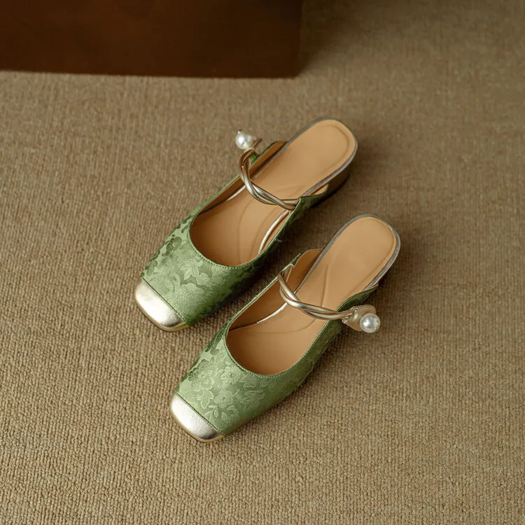 Summer women's slippers with a traditional Chinese style, featuring a hidden heel, one strap, and pearl color blocking.