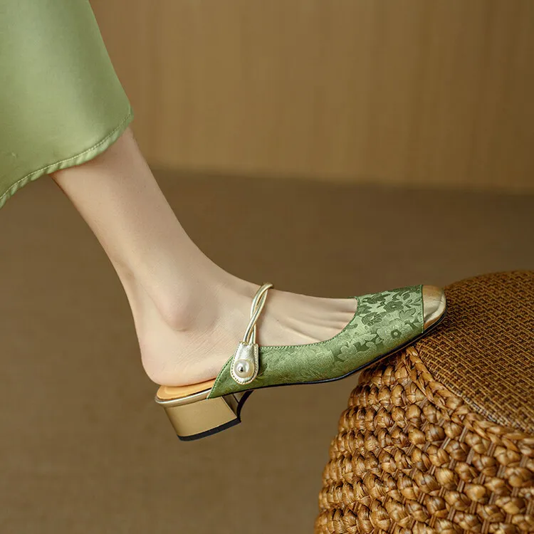 Summer women's slippers with a traditional Chinese style, featuring a hidden heel, one strap, and pearl color blocking.