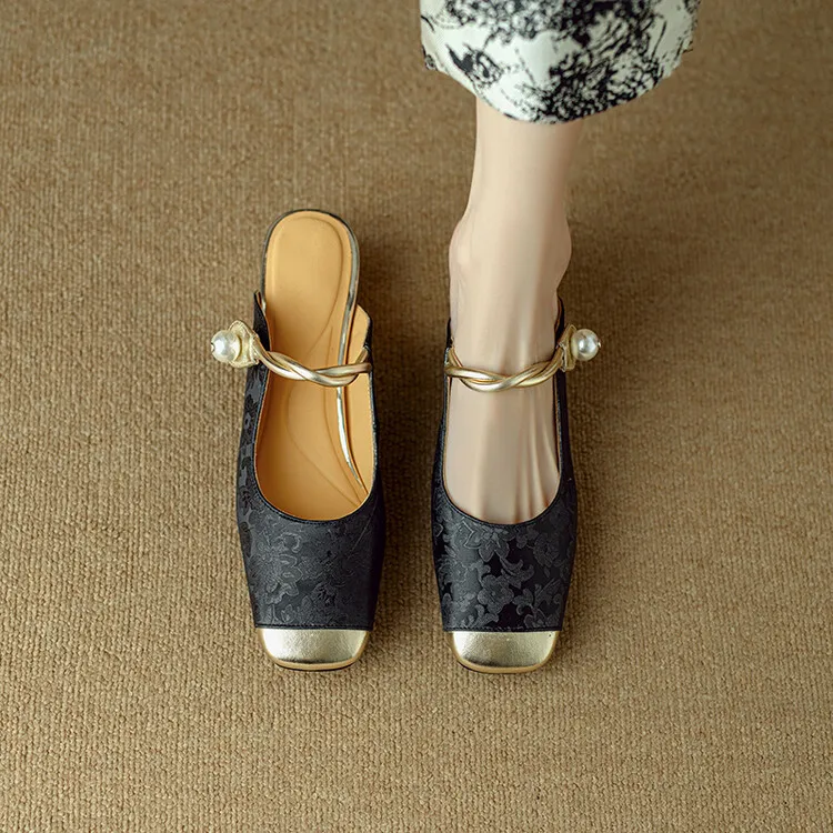 Summer women's slippers with a traditional Chinese style, featuring a hidden heel, one strap, and pearl color blocking.