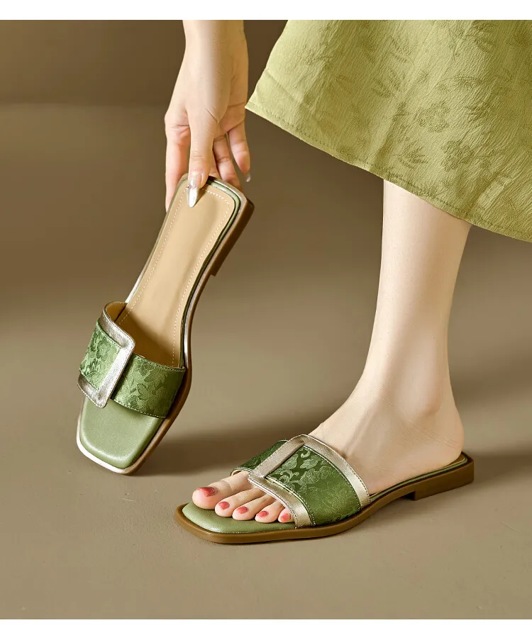 Low-heeled square buckle slip-on sandals for summer, trendy open-toe flat sandals for women, 5-10 hours.