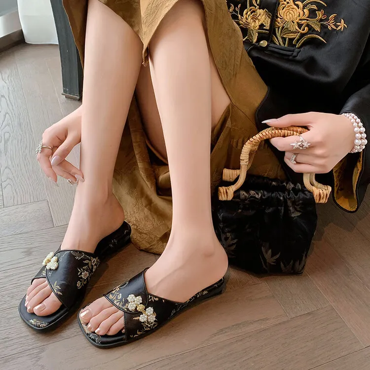 New Chinese style open-toe slip-on women's shoes with satin upper, perfect for summer wear, 5-10g