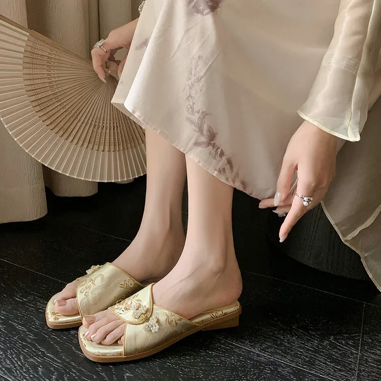 New Chinese style open-toe slip-on women's shoes with satin upper, perfect for summer wear, 5-10g