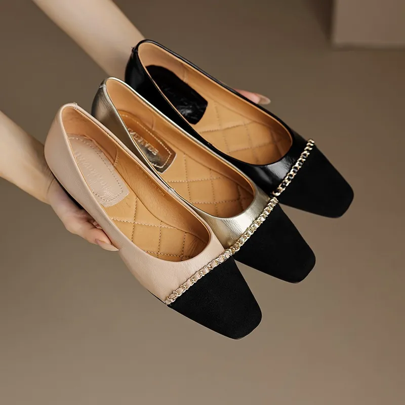 High-volume selling style, elegant flat women's shoes for spring and autumn, soft-soled, stylish, chain-link, color-blocked, Chanel-style single shoes.