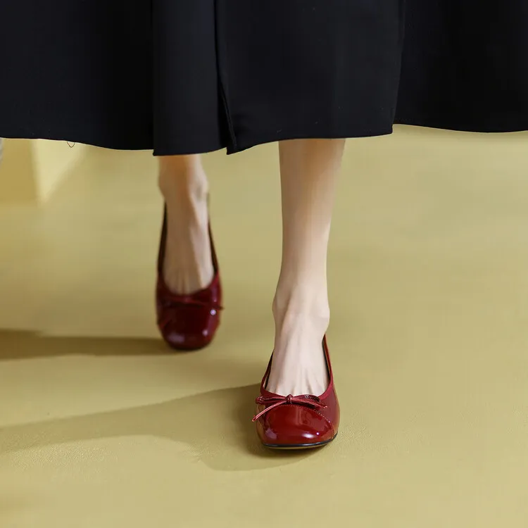 Spring and Autumn Square Toe Low Mouth Solid Color Bow Single Shoes 33-42 Plus Size Red Patent Leather Granny Shoes