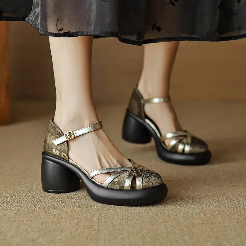 Summer round-toe high-heeled hollow women's shoes, fashionable high-heeled platform retro closed-toe pig cage hollow sandals