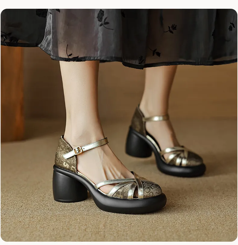 Summer round-toe high-heeled hollow women's shoes, fashionable high-heeled platform retro closed-toe pig cage hollow sandals