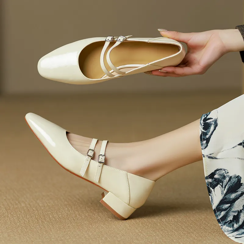 Gold and silver Mary Jane leather flats with a chunky low heel, square toe, and double buckle, perfect for spring and autumn. Very soft.