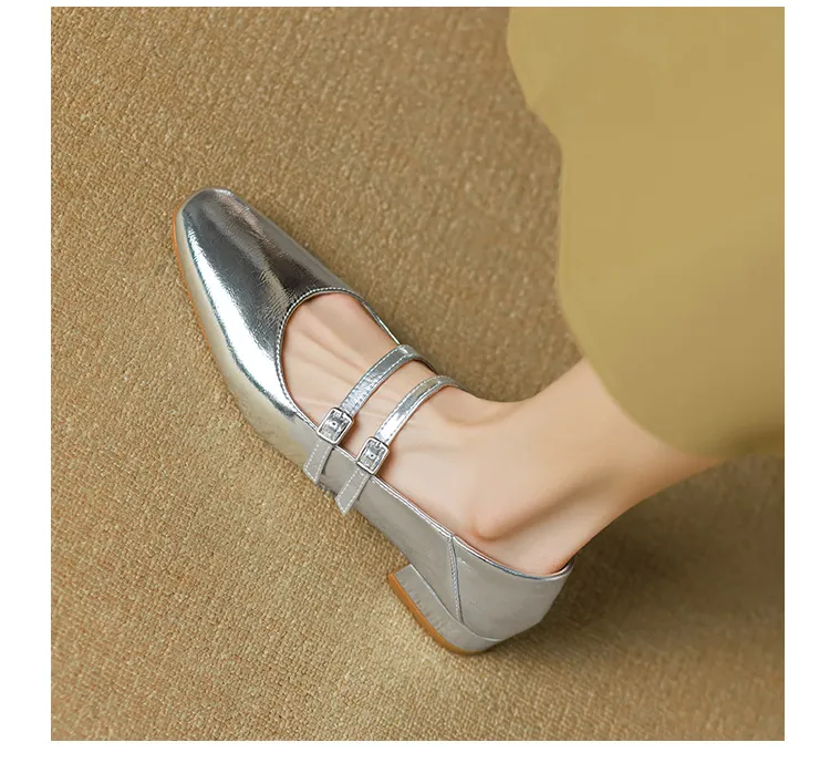 Gold and silver Mary Jane leather flats with a chunky low heel, square toe, and double buckle, perfect for spring and autumn. Very soft.