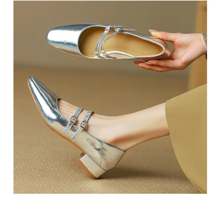 Gold and silver Mary Jane leather flats with a chunky low heel, square toe, and double buckle, perfect for spring and autumn. Very soft.
