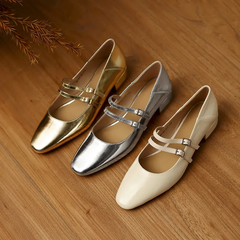 Gold and silver Mary Jane leather flats with a chunky low heel, square toe, and double buckle, perfect for spring and autumn. Very soft.