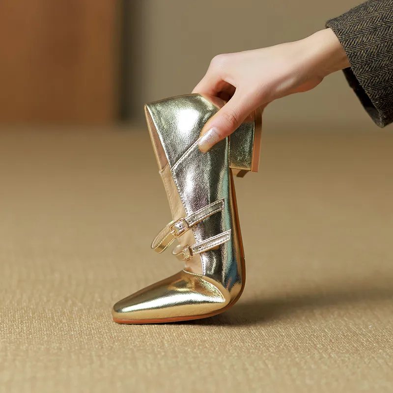 Gold and silver Mary Jane leather flats with a chunky low heel, square toe, and double buckle, perfect for spring and autumn. Very soft.