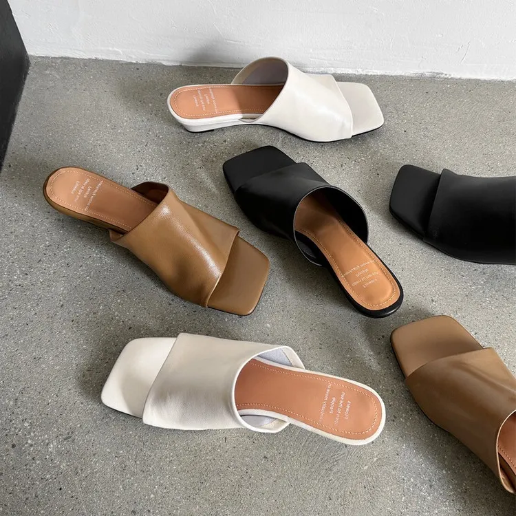 Soft, top-grain sheepskin, all-leather, summer sandals for women, square toe, simple and stylish wedge heel.