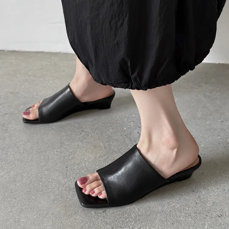 Soft, top-grain sheepskin, all-leather, summer sandals for women, square toe, simple and stylish wedge heel.