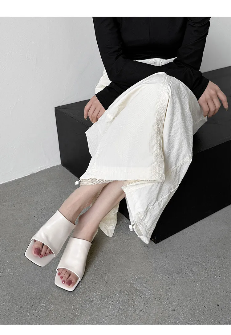 Soft, top-grain sheepskin, all-leather, summer sandals for women, square toe, simple and stylish wedge heel.