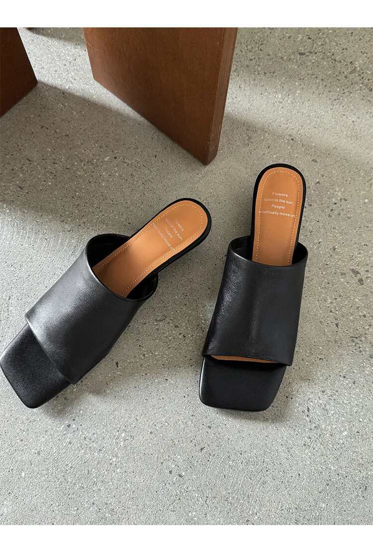 Soft, top-grain sheepskin, all-leather, summer sandals for women, square toe, simple and stylish wedge heel.