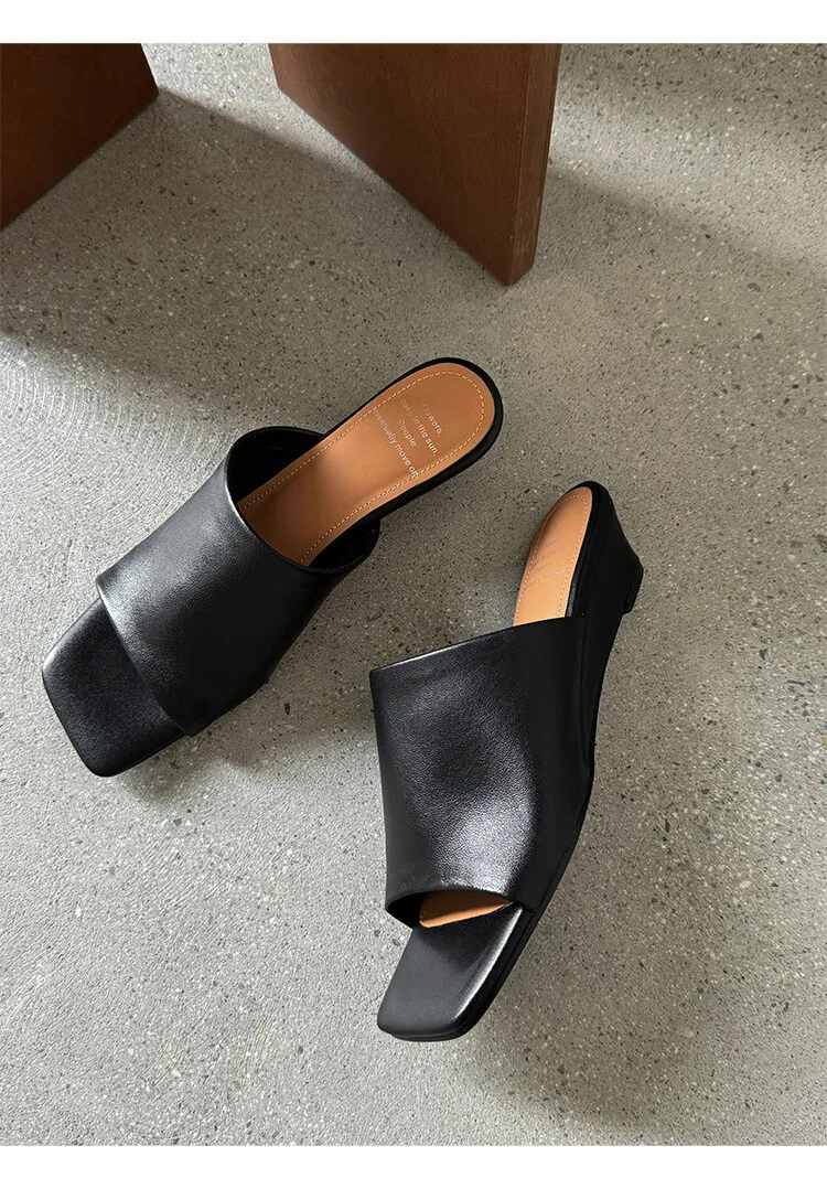 Soft, top-grain sheepskin, all-leather, summer sandals for women, square toe, simple and stylish wedge heel.