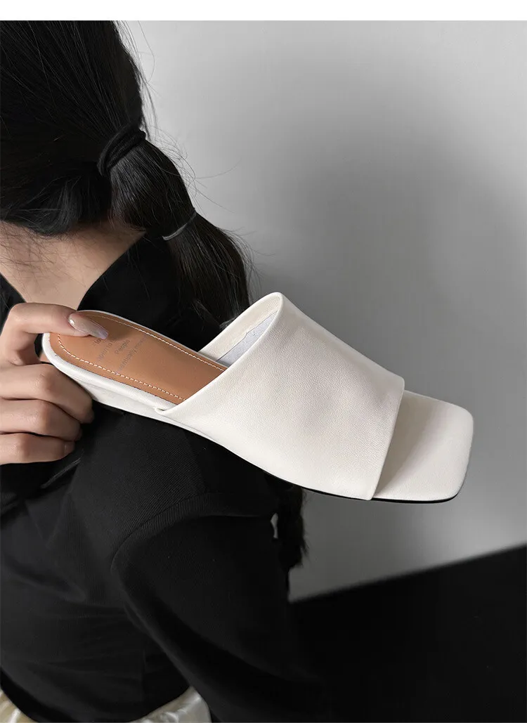 Soft, top-grain sheepskin, all-leather, summer sandals for women, square toe, simple and stylish wedge heel.