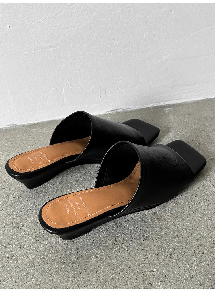 Soft, top-grain sheepskin, all-leather, summer sandals for women, square toe, simple and stylish wedge heel.