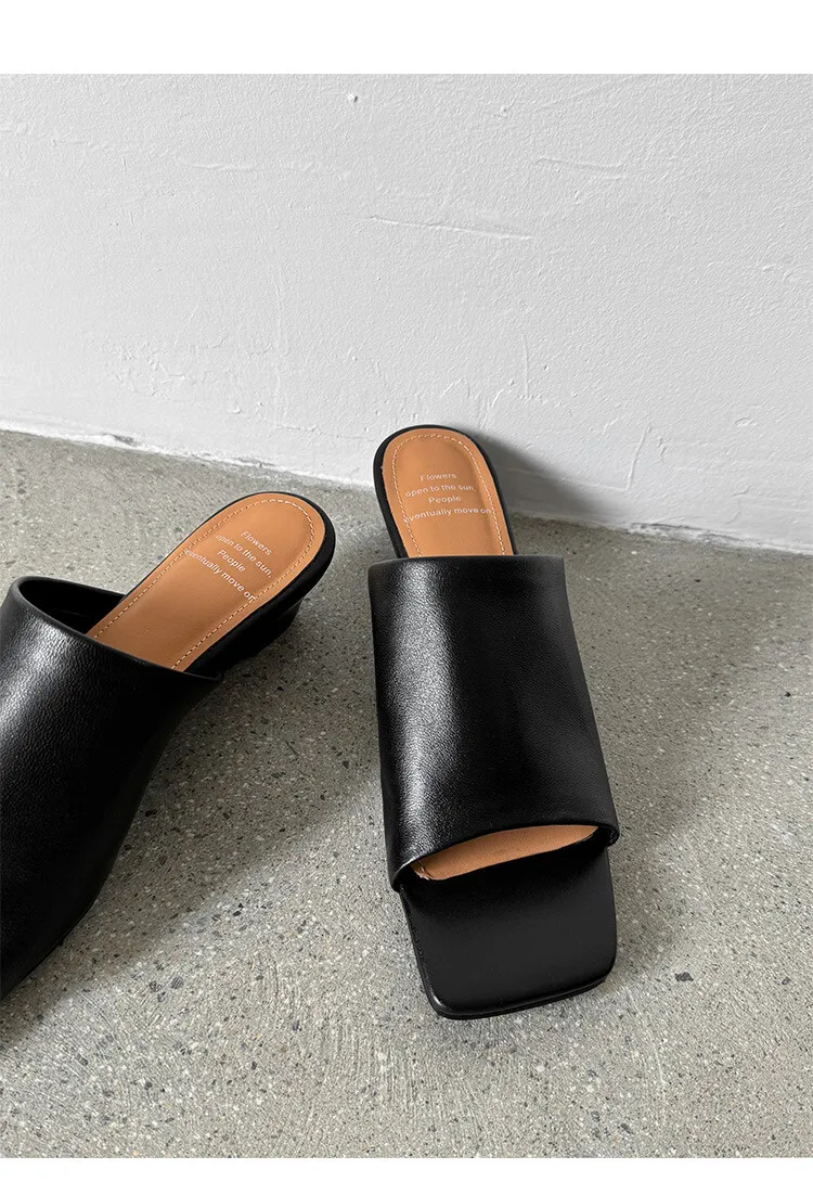 Soft, top-grain sheepskin, all-leather, summer sandals for women, square toe, simple and stylish wedge heel.
