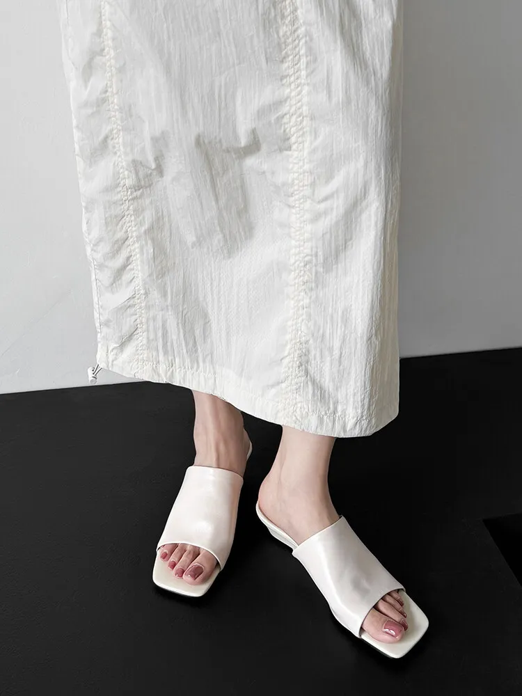 Soft, top-grain sheepskin, all-leather, summer sandals for women, square toe, simple and stylish wedge heel.