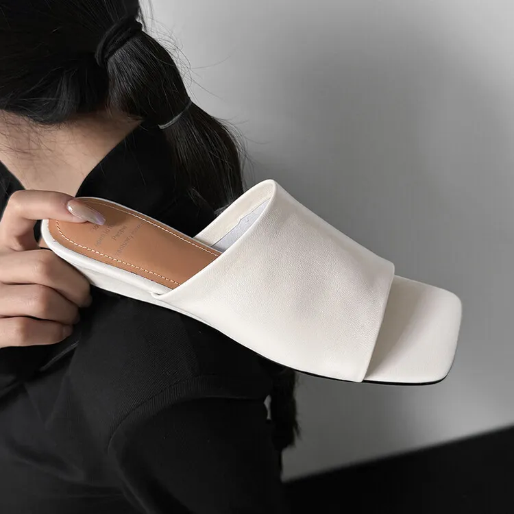 Soft, top-grain sheepskin, all-leather, summer sandals for women, square toe, simple and stylish wedge heel.