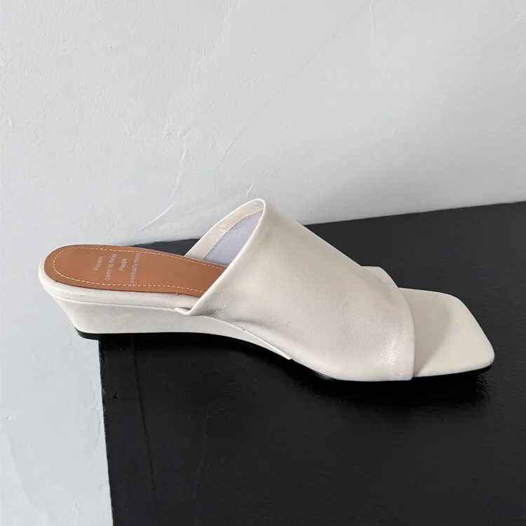 Soft, top-grain sheepskin, all-leather, summer sandals for women, square toe, simple and stylish wedge heel.