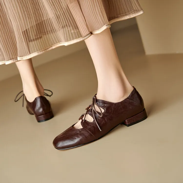 Square-toe, chunky heel, sheepskin, deep-cut, vintage handmade shoes, strappy Mary Jane shoes 7-22b