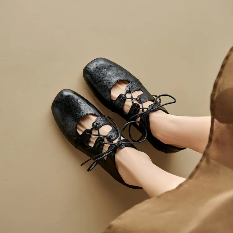 Square-toe, chunky heel, sheepskin, deep-cut, vintage handmade shoes, strappy Mary Jane shoes 7-22b