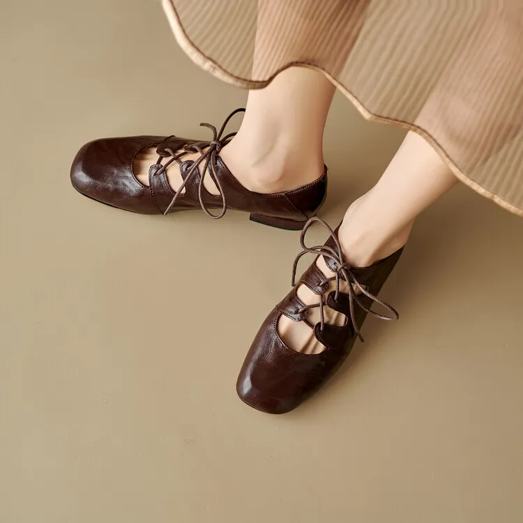 Square-toe, chunky heel, sheepskin, deep-cut, vintage handmade shoes, strappy Mary Jane shoes 7-22b