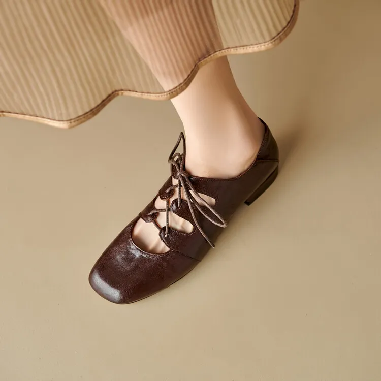 Square-toe, chunky heel, sheepskin, deep-cut, vintage handmade shoes, strappy Mary Jane shoes 7-22b