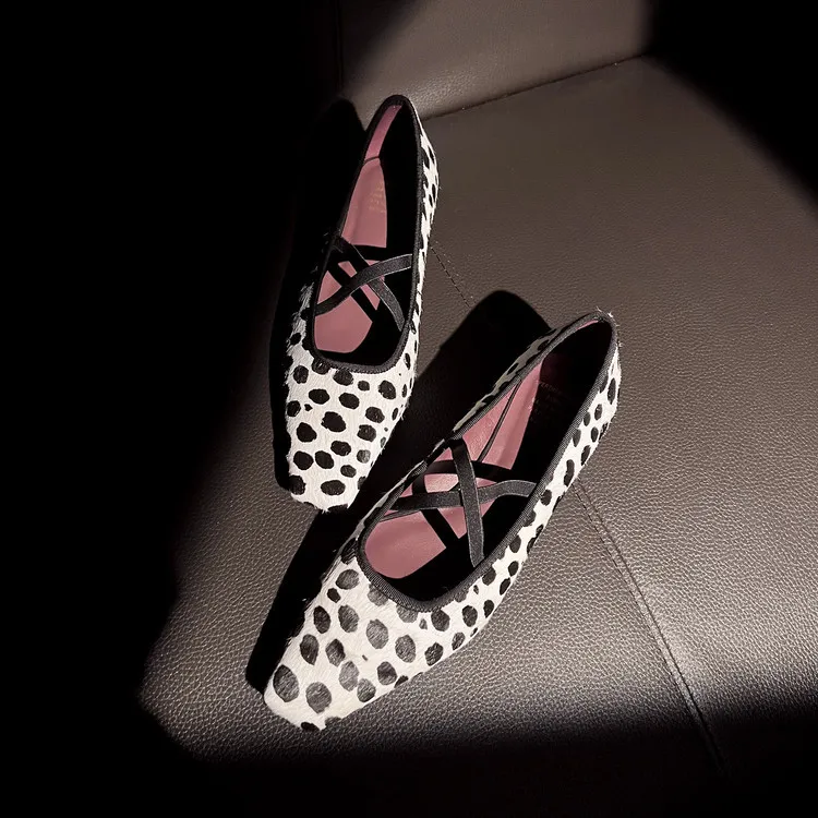 Fashionable Spring Square Toe Flat Low Heel Cross Strap Single Shoes Sheepskin Fashion Solid Color Women's Shoes 1-3p