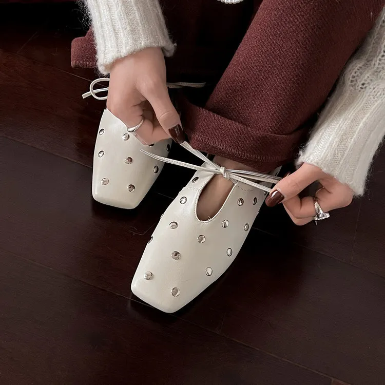 Spring square-toe single leather women's fashion shoes in black, brown, and off-white are hot-selling 1-11a