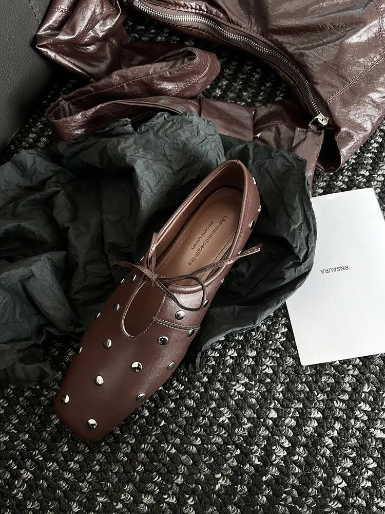 Spring square-toe single leather women's fashion shoes in black, brown, and off-white are hot-selling 1-11a