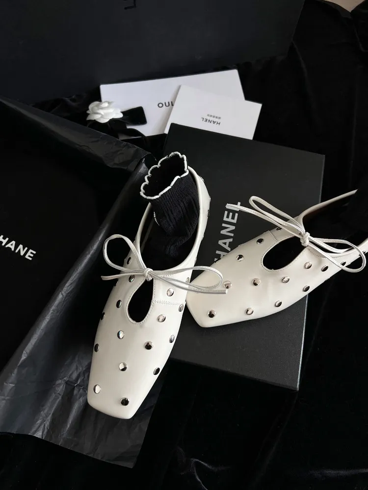 Spring square-toe single leather women's fashion shoes in black, brown, and off-white are hot-selling 1-11a