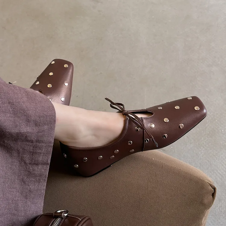 Spring square-toe single leather women's fashion shoes in black, brown, and off-white are hot-selling 1-11a