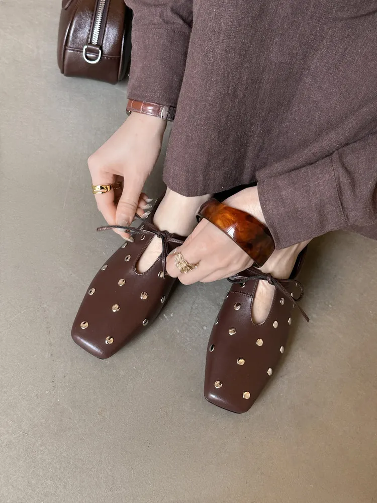 Spring square-toe single leather women's fashion shoes in black, brown, and off-white are hot-selling 1-11a