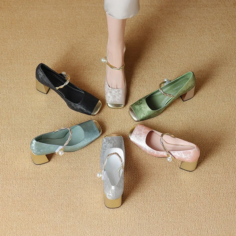 Low-heeled French-style color-blocked women's shoes, chunky heeled high heels, spring and autumn style, square toe, shallow mouth, one-strap fashionable single shoes.