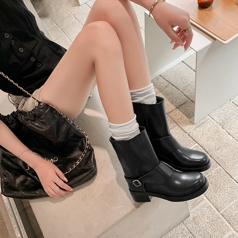 Autumn/Winter Short Leather Thick-Soled British Style Women's Boots with Straight Shaft, Round Toe, Chunky Heel, and Belt Buckle